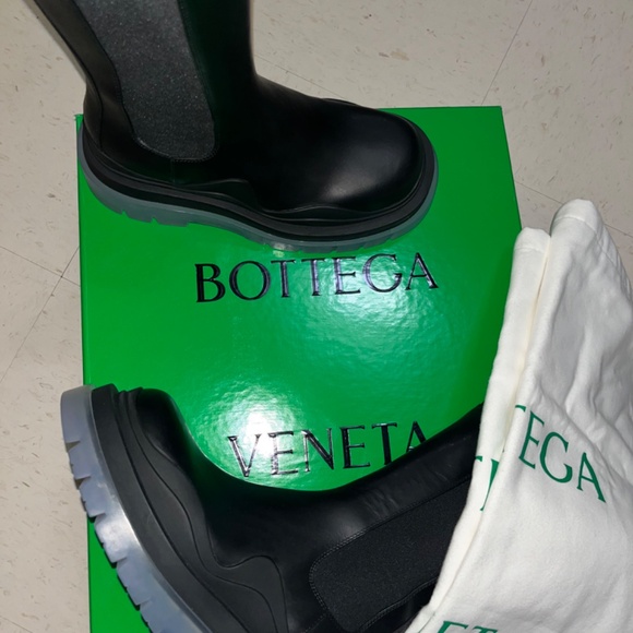 Boots - Picture 5 of 6